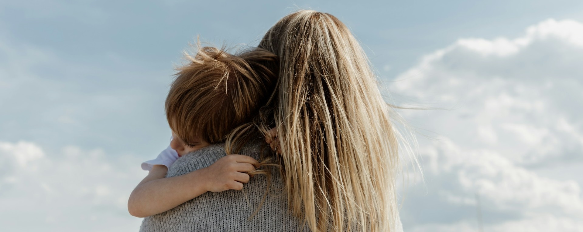 Гипотеза: материнская забота — фактор долголетия человечества