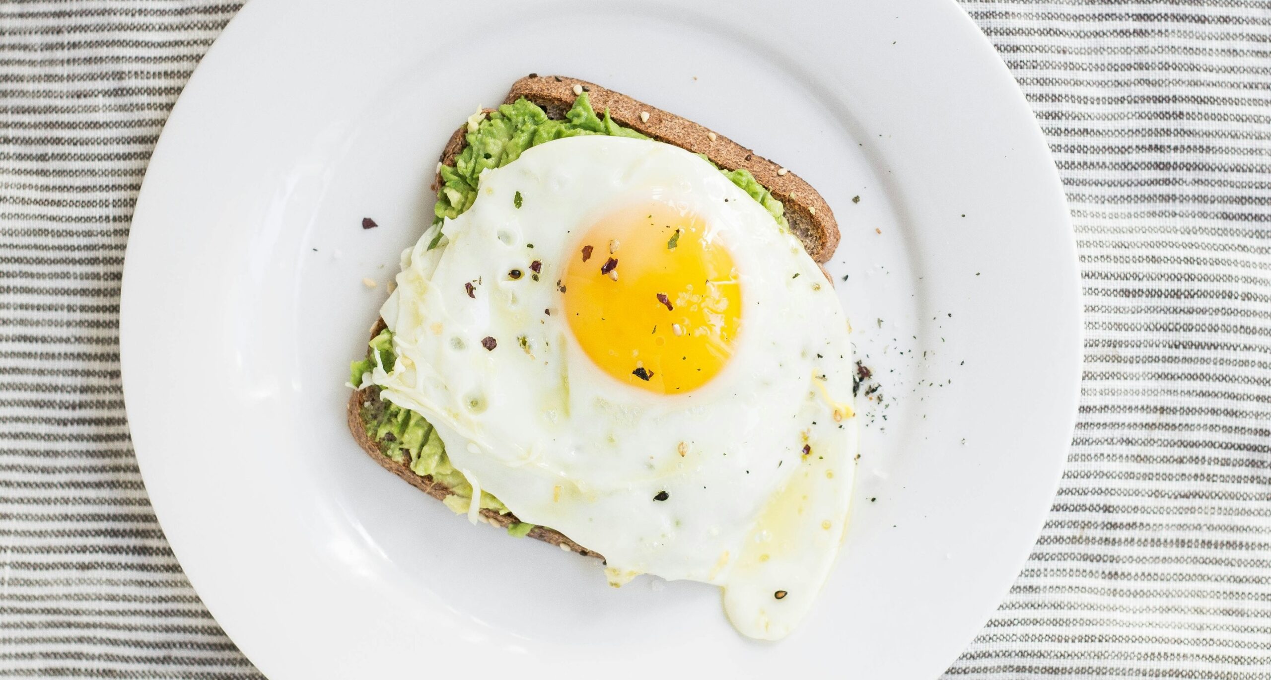 Питание на завтрак по-разному влияет на обмен веществ мужчин и женщин