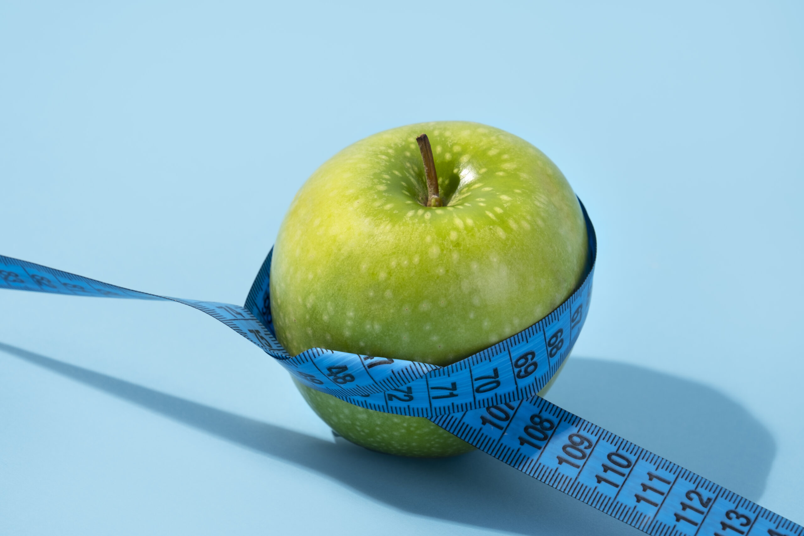 Исследование на мышах раскрывает секреты долголетия через ограничение калорий