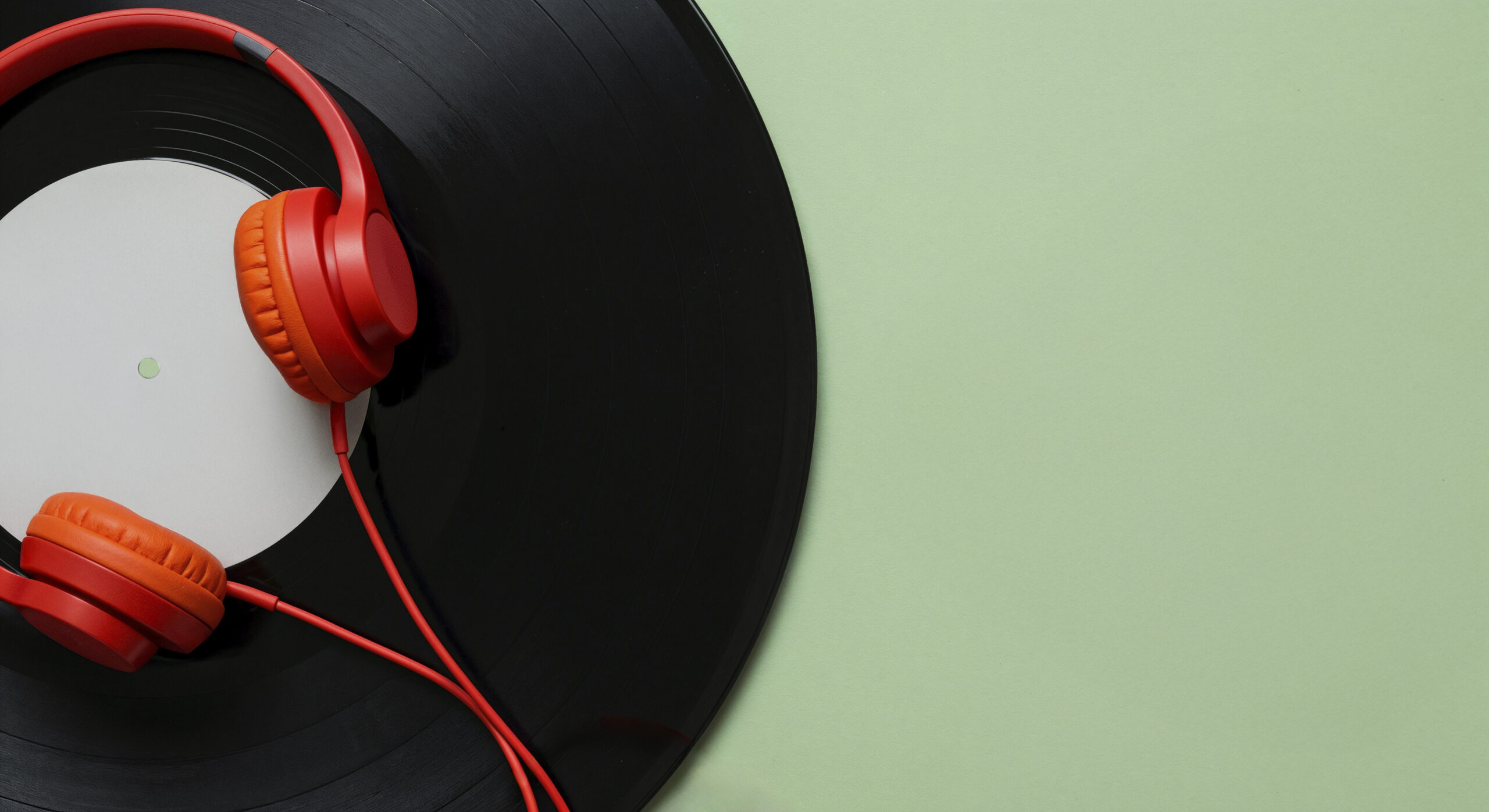 Listening to music helps reduce anxiety symptoms